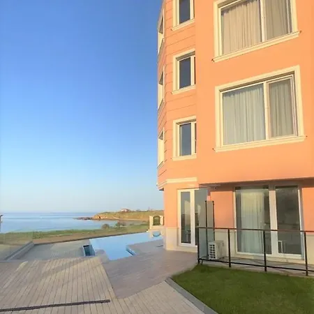 Yungata Penthouse In Casa Paradiso , юнгата Ахтопол
