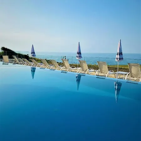Yungata Penthouse In Casa Paradiso , юнгата Апартамент *